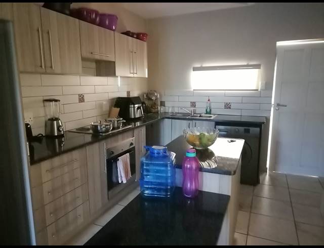 2 BEDROOM APARTMENT FOR SALE IN WATERVAL EAST